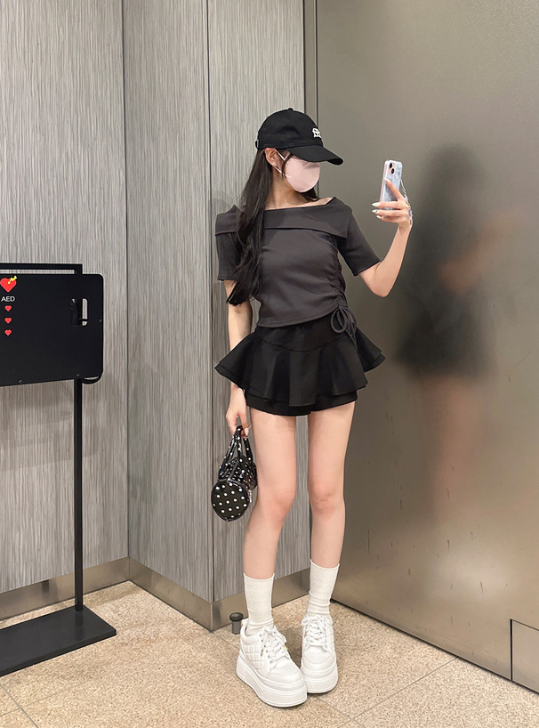 オフショルドロストテレコトップス