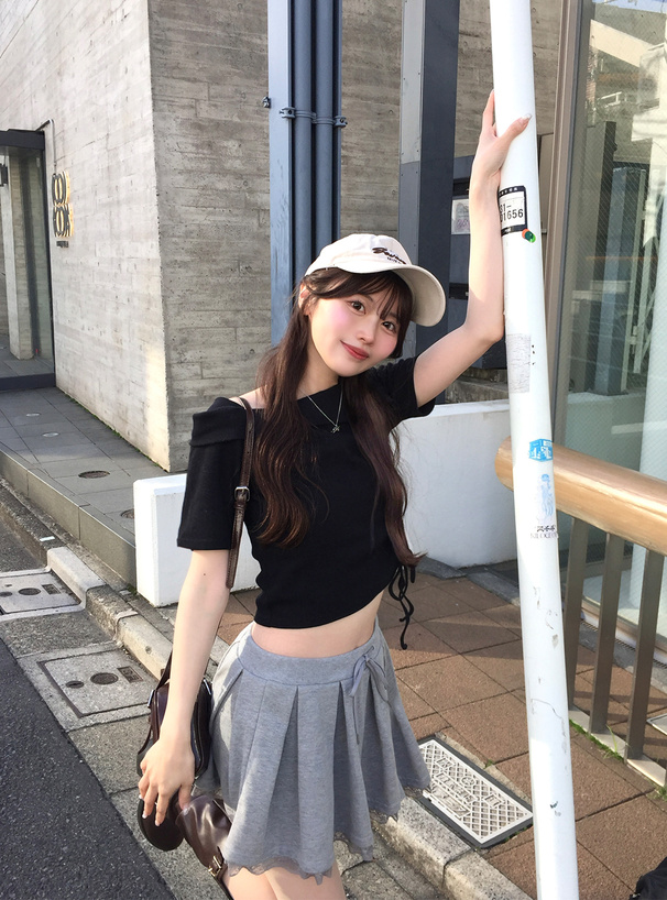 オフショルドロストテレコトップス