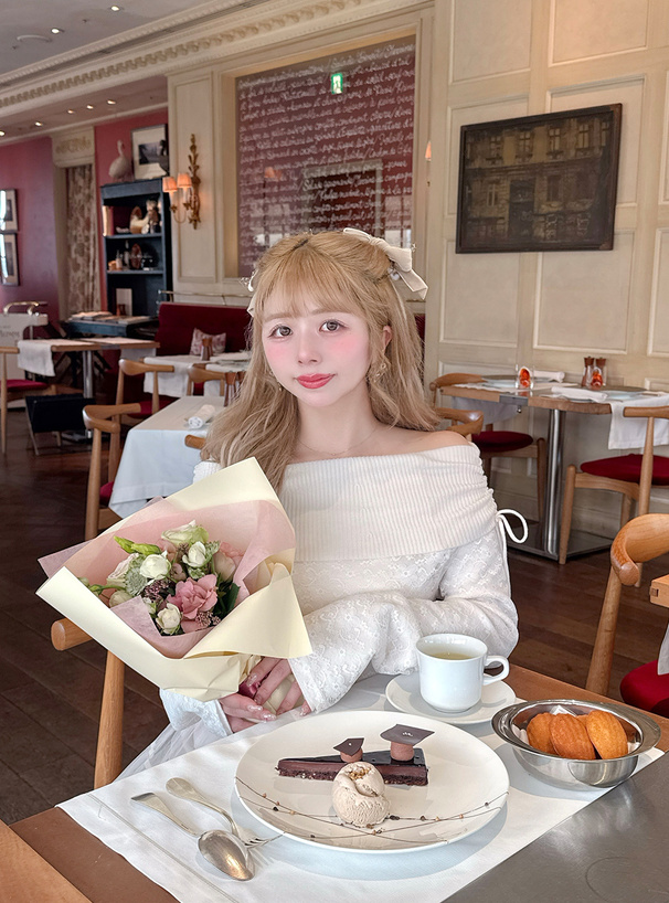 レースレイヤードリボンオフショルダーリブニットトップス