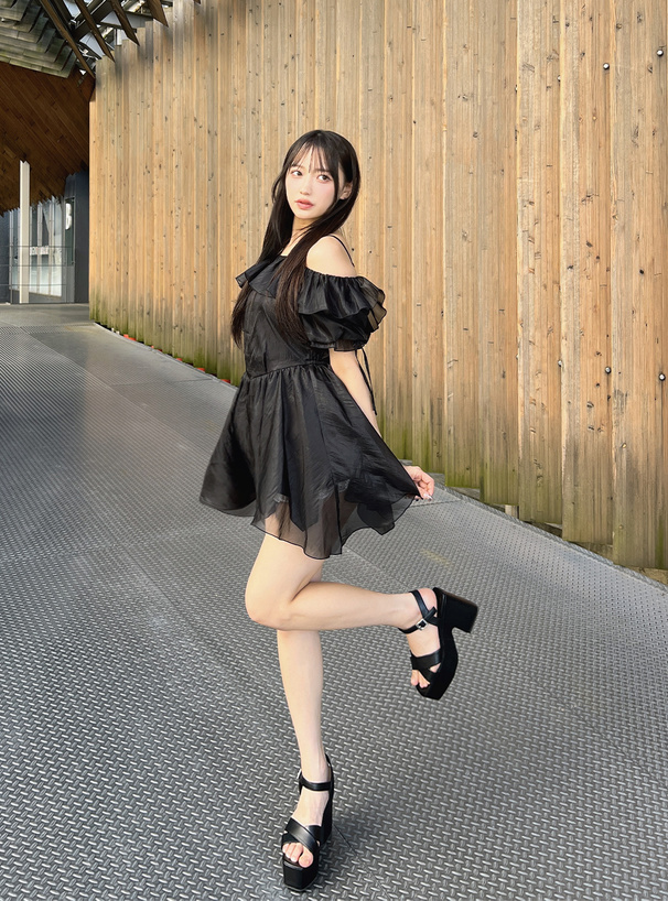 ラメシアーオフショルリボントップス