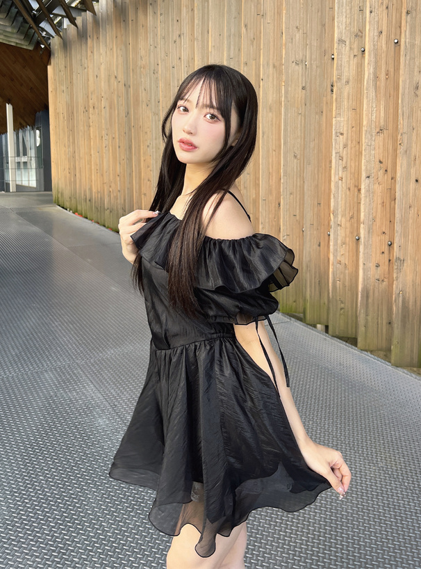 ラメシアーオフショルリボントップス
