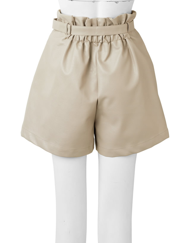 ベルト付きレザーショートパンツ