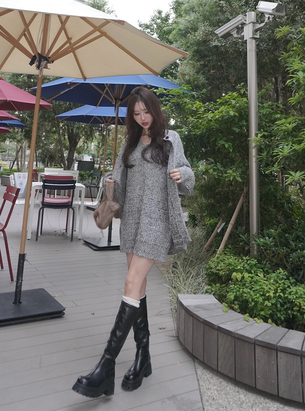 ノースリーブミニワンピース×カーディガンニットアンサンブル