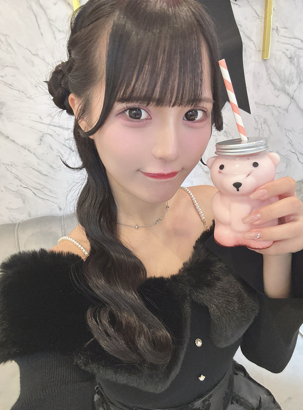 パールストラップ付きファーオフショルダーニットトップス