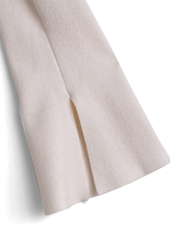 パールストラップ付きファーオフショルダーニットワンピース