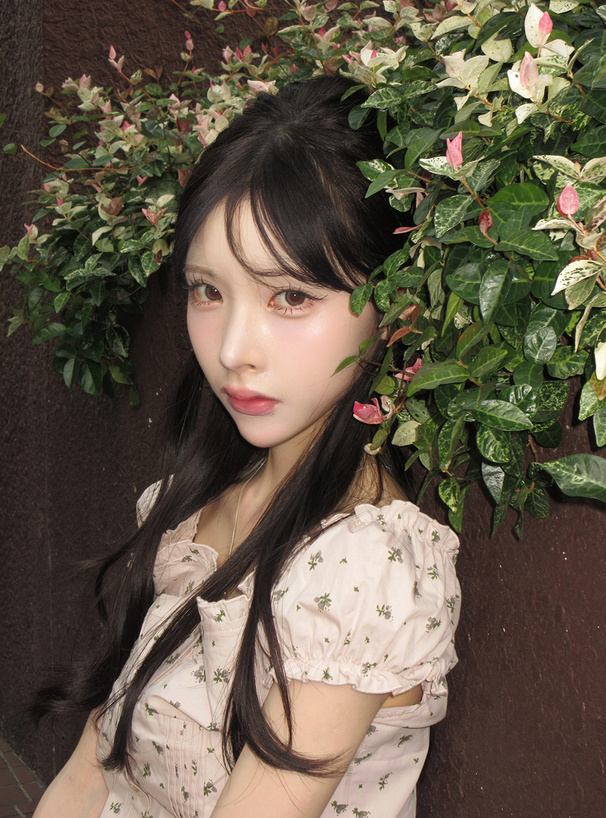 小花柄タックフリルトップス