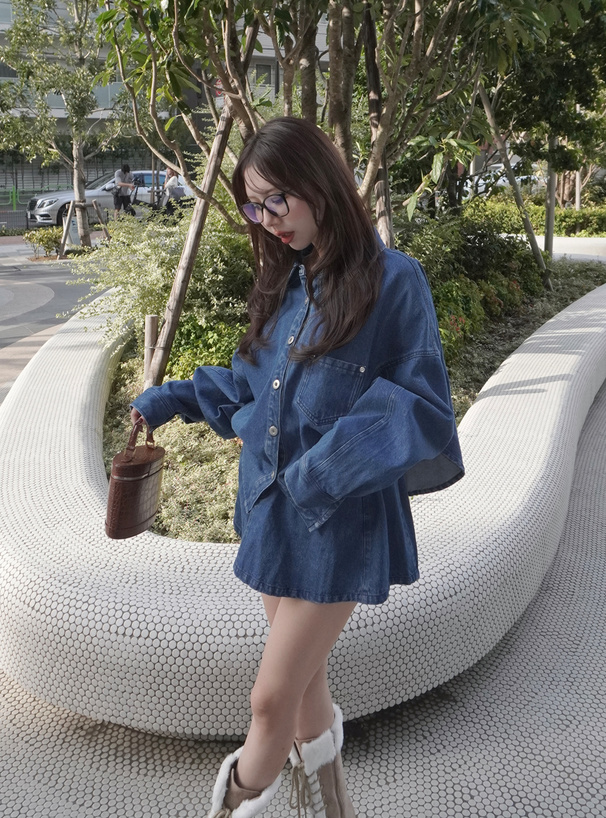 デニムシャツ×ミニスカートセットアップ
