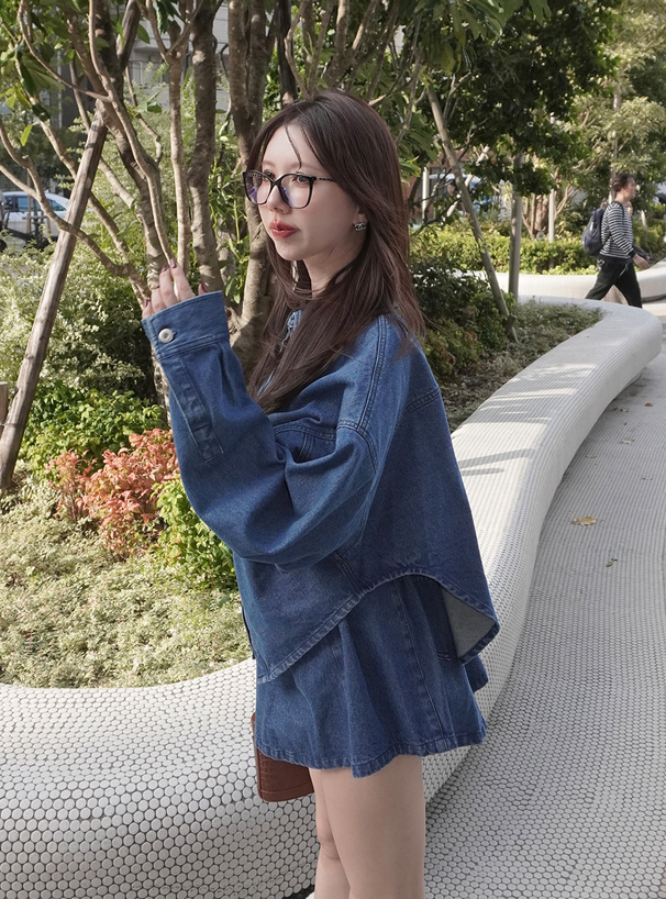 デニムシャツ×ミニスカートセットアップ