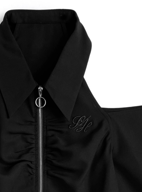 オープンショルダージップホルターネックシャツ