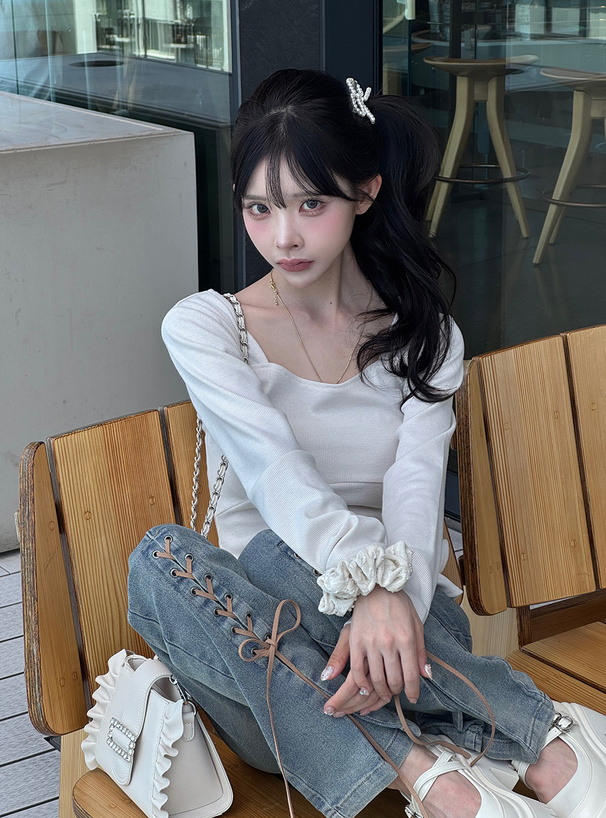 裾フリルスクエアネックトップス