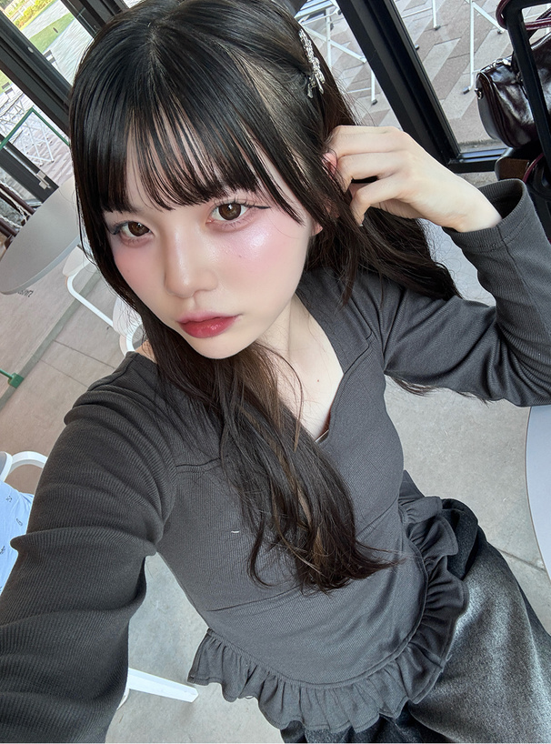 裾フリルスクエアネックトップス