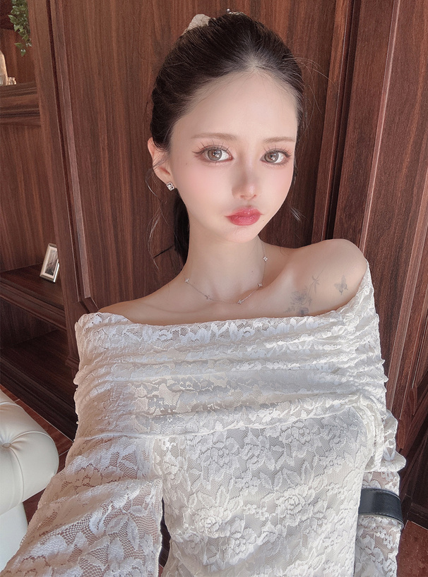 オフショルダーアシメギャザーレーストップス