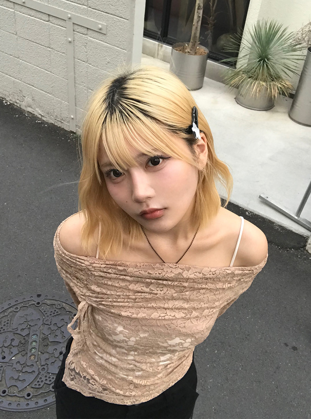 オフショルダーアシメギャザーレーストップス