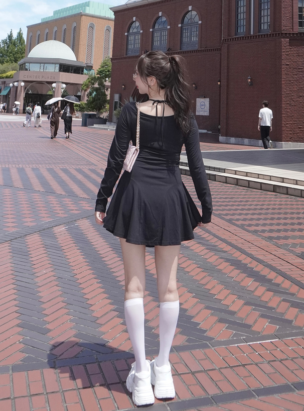 ホルターネックウエストレースフレアミニワンピース