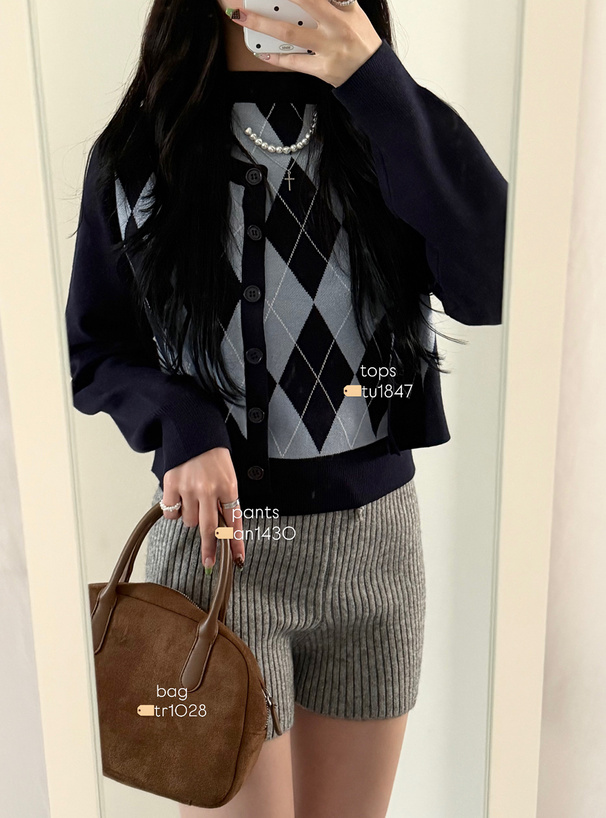 アーガイル柄ニットカーディガン×ノースリーブトップスアンサンブル