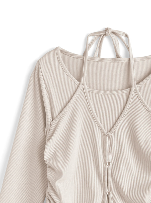 レイヤード風ホルターネックリブトップス