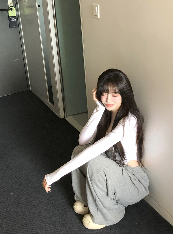 タックワイドパンツ