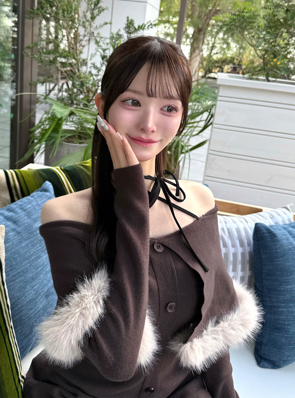 ホルターネックファーオフショルダーニットミニワンピース