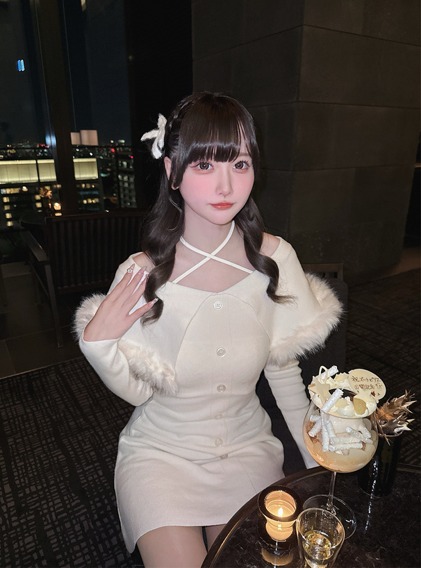 ホルターネックファーオフショルダーニットミニワンピース