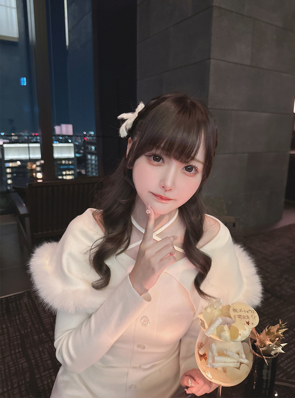 ホルターネックファーオフショルダーニットミニワンピース