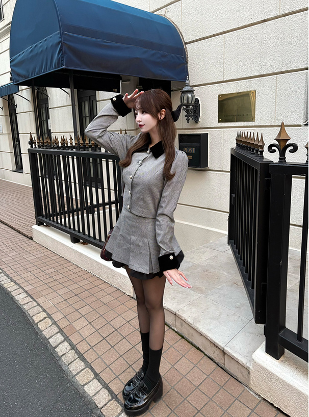 千鳥柄アソートボタンブラウス×プリーツフリルミニスカート