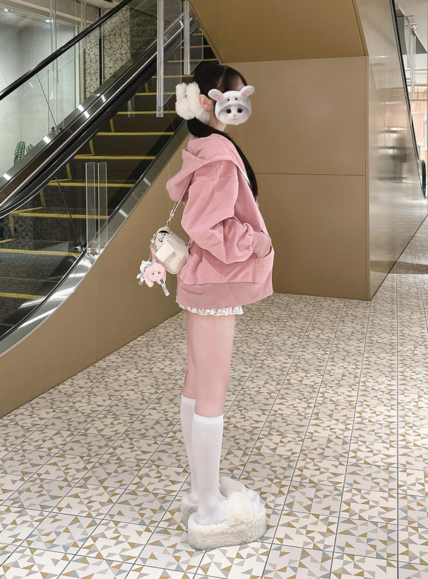 バックエンボスハートロゴスウェットパーカー