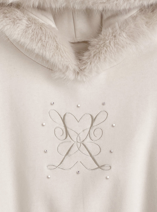 ファーフードロゴ刺繍スウェットパーカー