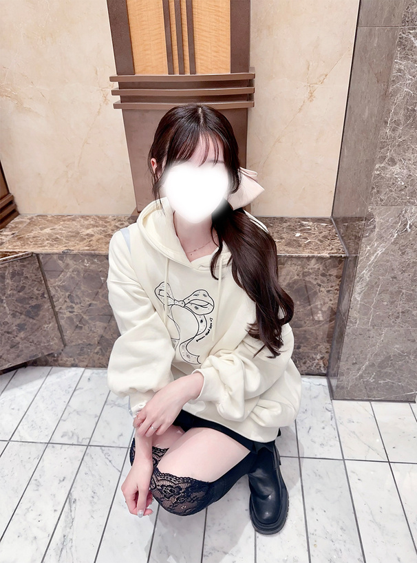 リボン刺繍ラインストーンスウェットパーカー