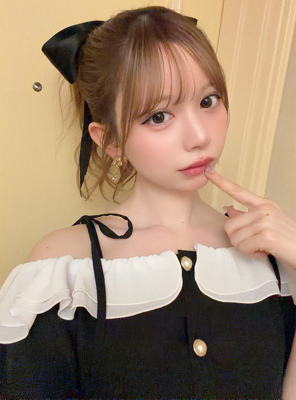 ショルダーリボンオフショルフリルミニワンピース