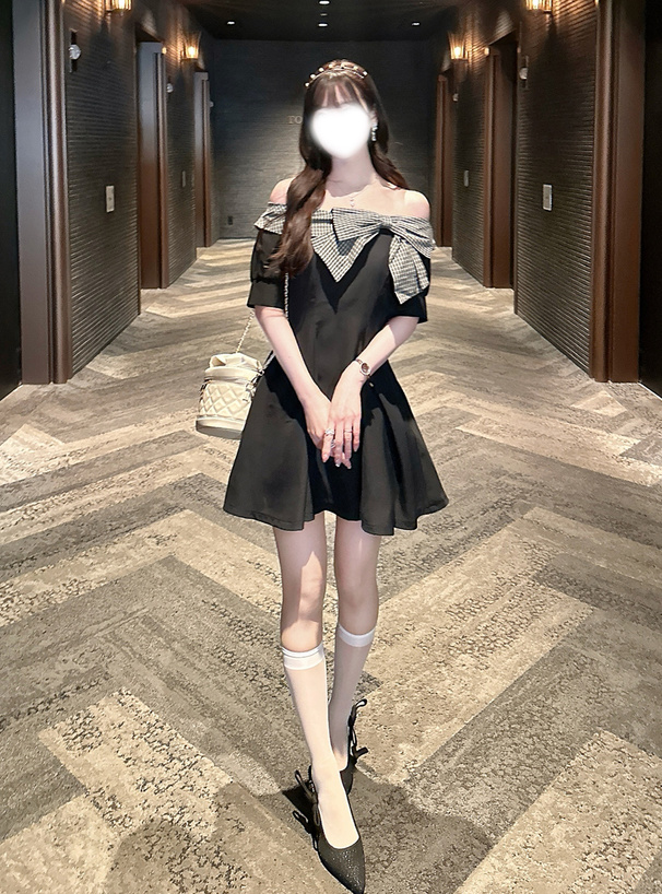 チェック柄リボンオフショルダーミニワンピース