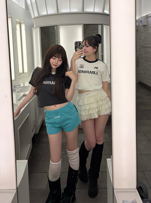 ユニフォーム風ロゴ刺繍Tシャツ