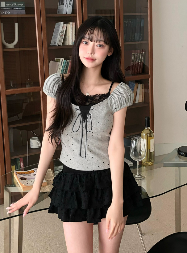 ドット柄レースレイヤード風オフショルダートップス