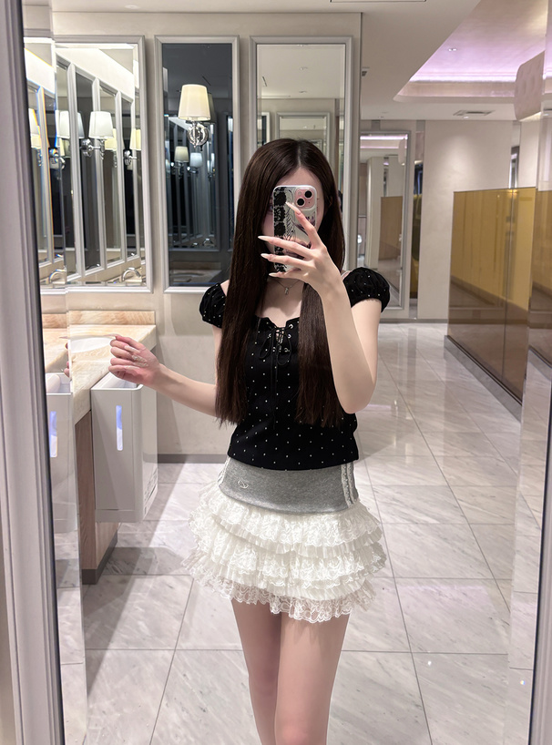 ドット柄レースレイヤード風オフショルダートップス