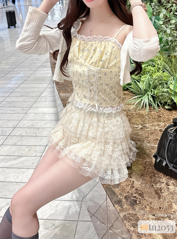 小花柄レースアップキャミソールトップス