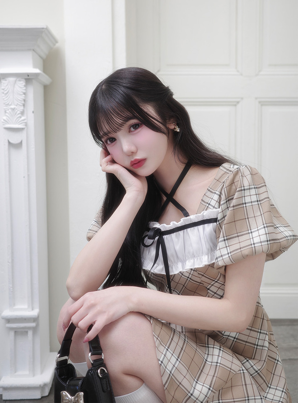 チェック柄フリルクロスネックフレアミニワンピース