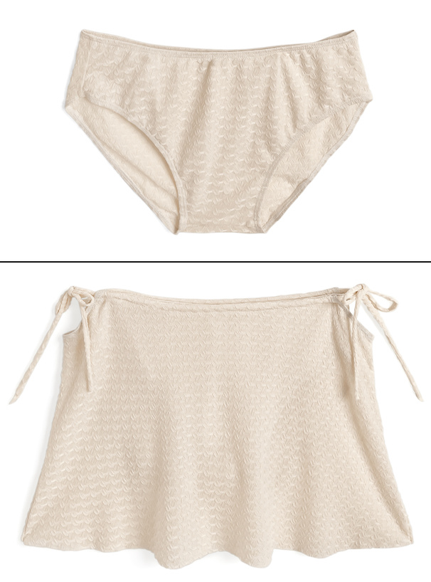 スカート付きホルターネックビキニ水着