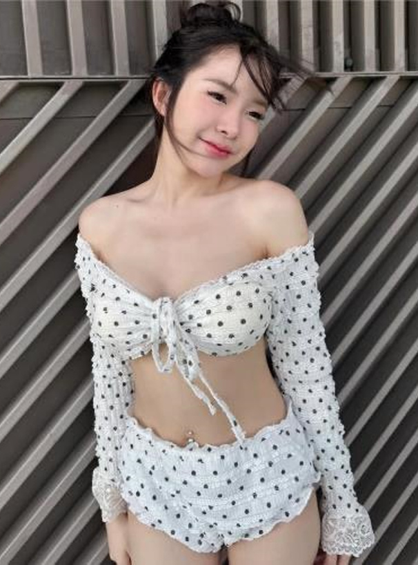 ドット柄フリルレースビキニ水着