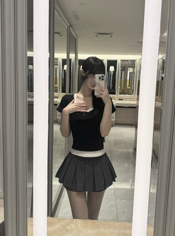 キャミソールレイヤード風ヘンリーネックリブトップス