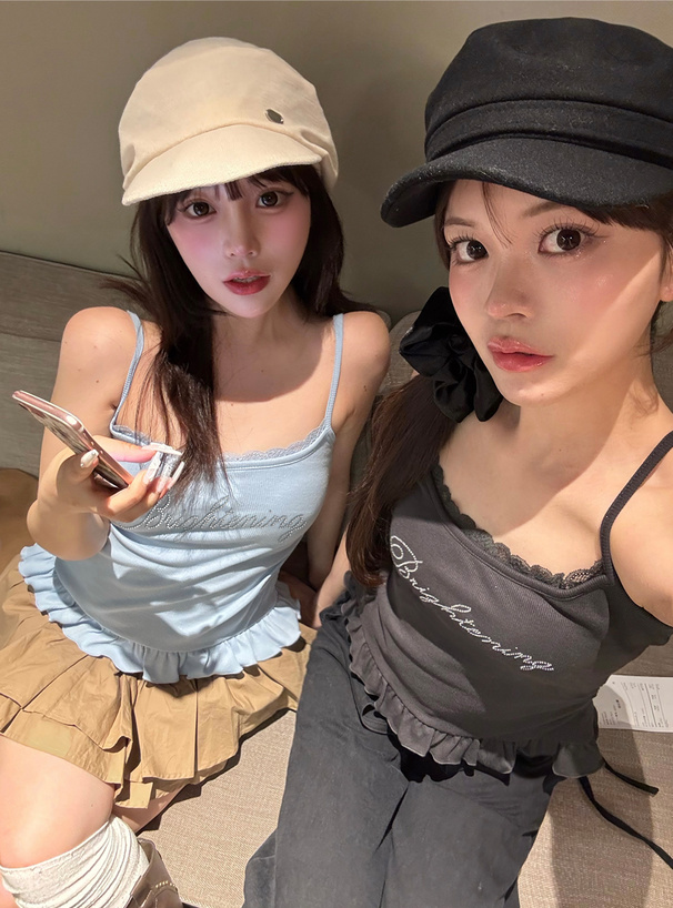 カップ付きラインストーンロゴフリルキャミソール