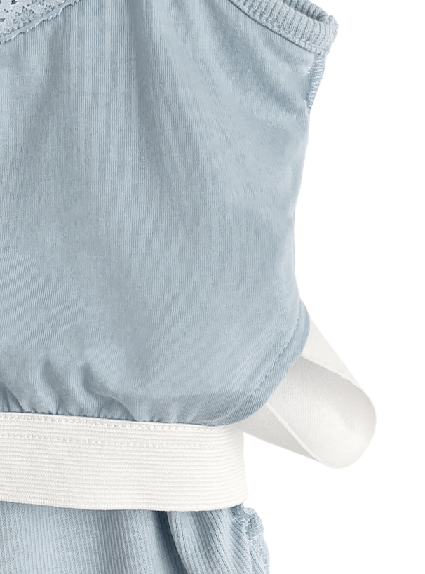 カップ付きラインストーンロゴフリルキャミソール