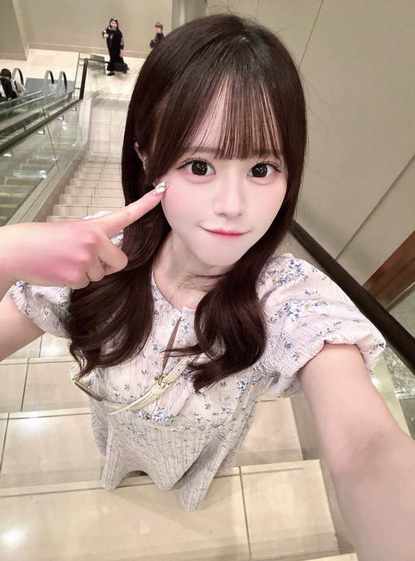 ボウタイ付き花柄ロングワンピース