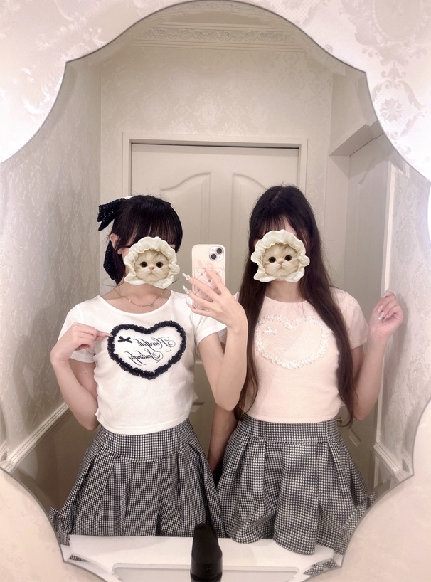 レースハートロゴサイドギャザーリブトップス