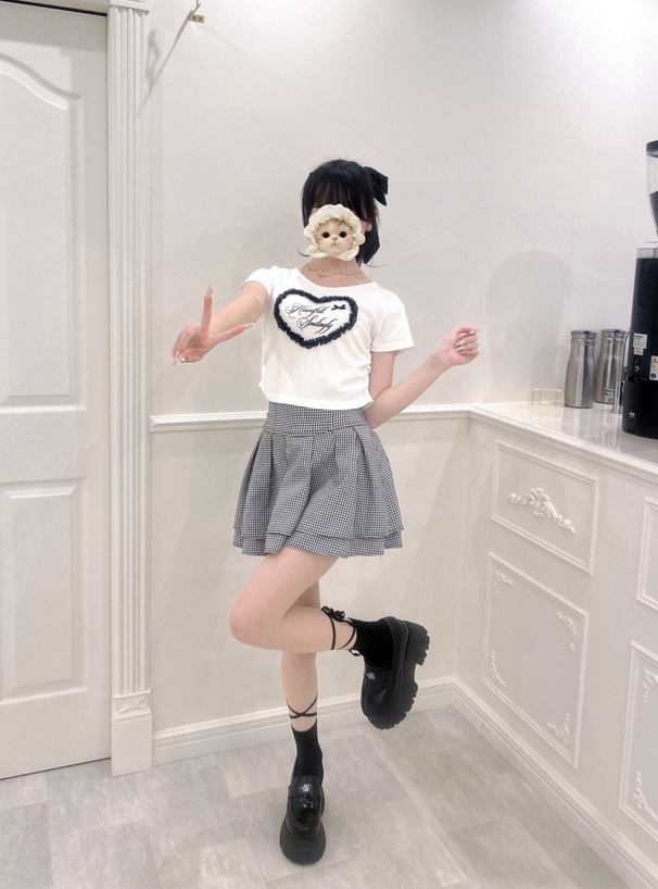 レースハートロゴサイドギャザーリブトップス