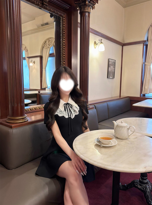 リボンタイ付き配色レースカラーニットミニワンピース