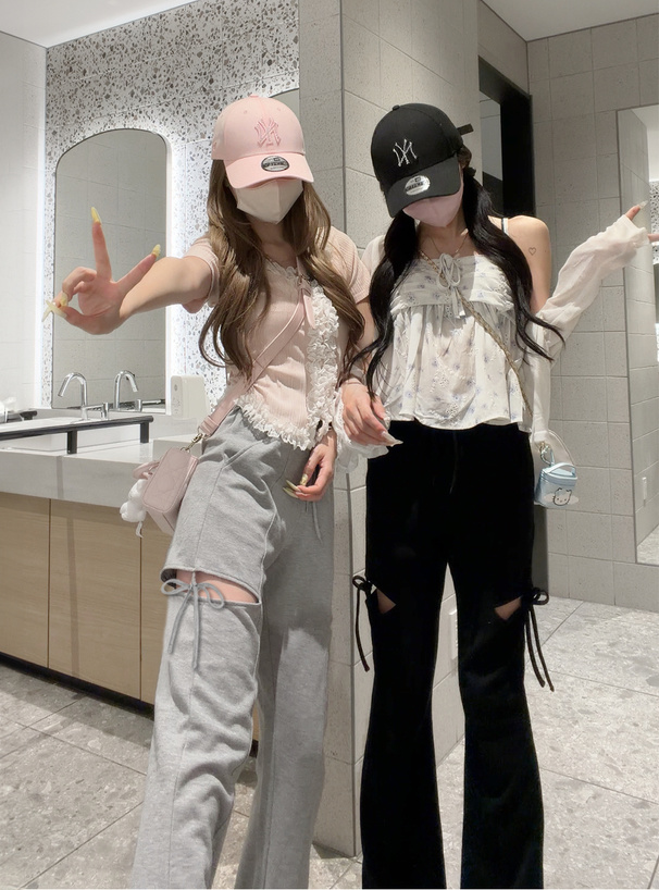 サイドカットアウトリボンスウェットフレアパンツ