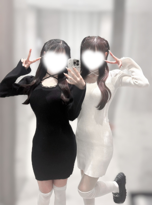 クロスネックバックレース切替リブニットミニワンピース