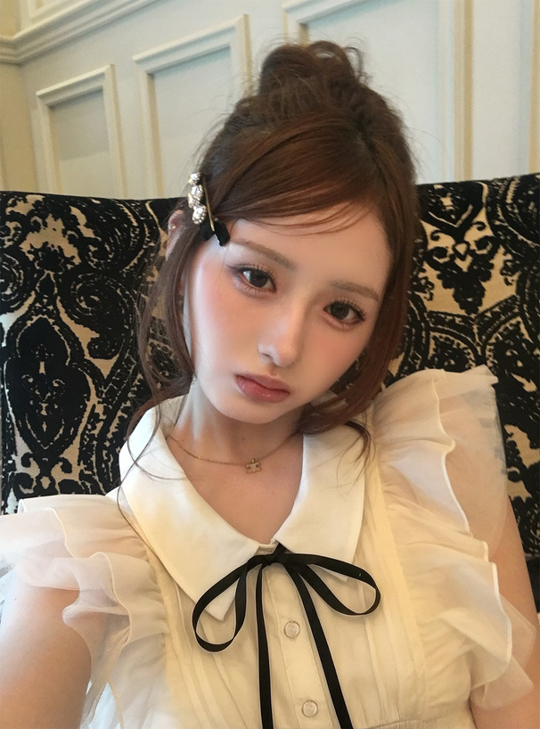 リボンタイ付きチュールフリルペプラムラメシアーブラウス