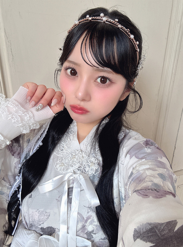 3連パールビジューカチューシャ