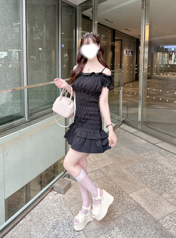 シャーリングフリルオフショルダーミニワンピース