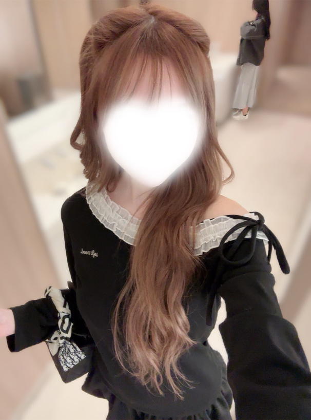 ワンショルダーリボンフリルトップス